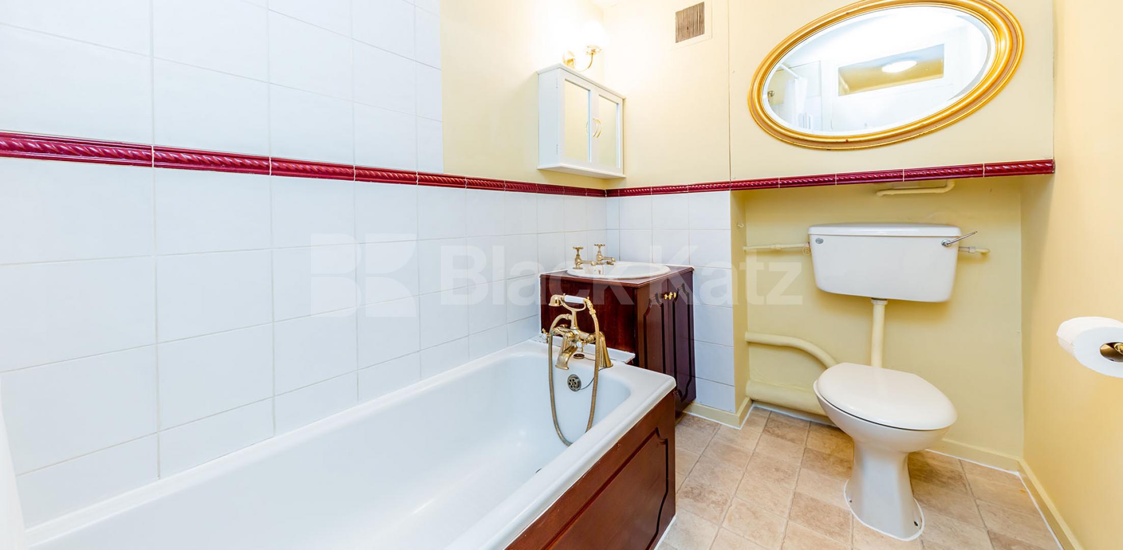 Fantastic studio loacted within a stones throw to Regents Park Cumberland Terrace Mews, Regents Park 